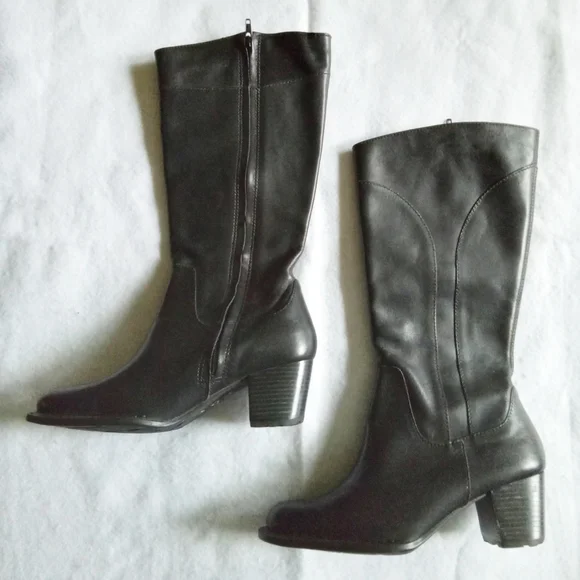 L.L Bean Women's Black Tall Leather Zip Up Heeled Boots - Picture 3 of 12